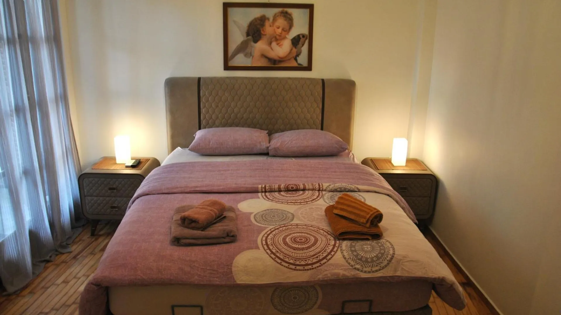 4 Seasons Breeze / Thessaloniki Apartment