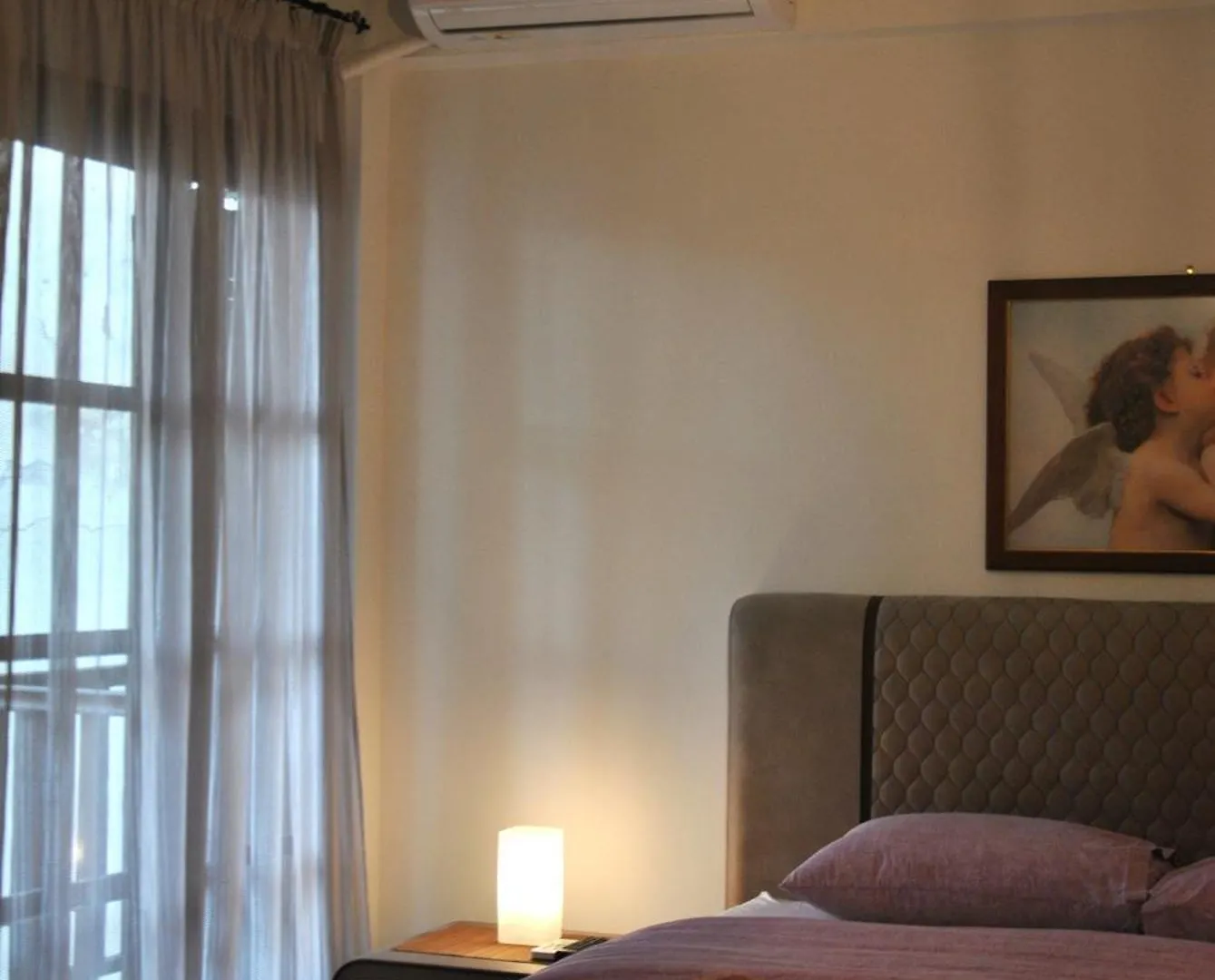 4 Seasons Breeze / Thessaloniki Apartment